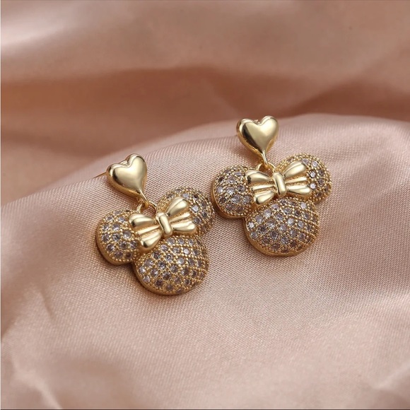 Minnie Mouse 90s Disney Cartoon Diamond 925 Sterling Silver Gold Stud Earrings - Picture 5 of 5